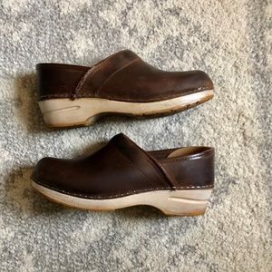 Beautiful brown Dansko clogs